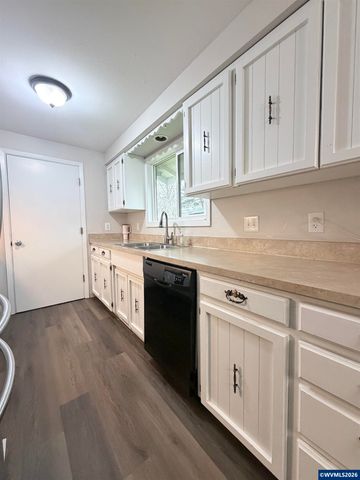 4985 Wagon Rim Ct SE, Salem, OR 97317