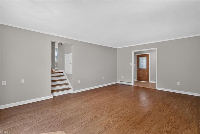 1032 Sunnyside DR, Virginia Beach, VA 23464