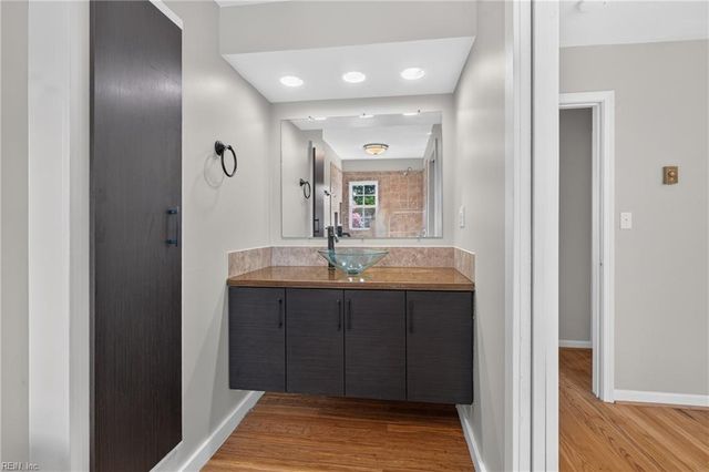 1032 Sunnyside DR, Virginia Beach, VA 23464
