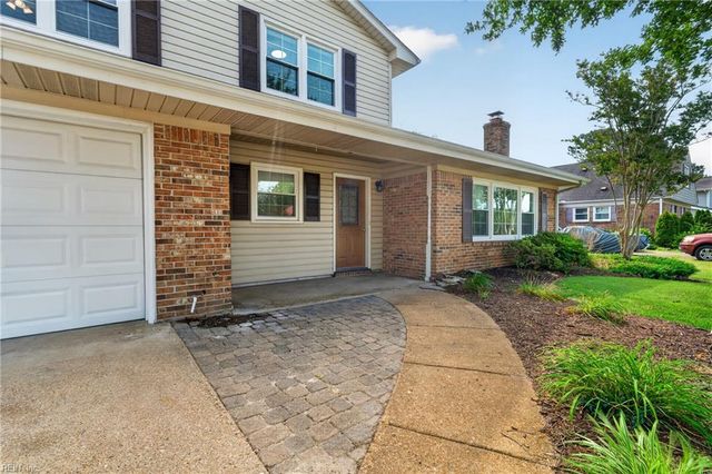 1032 Sunnyside DR, Virginia Beach, VA 23464