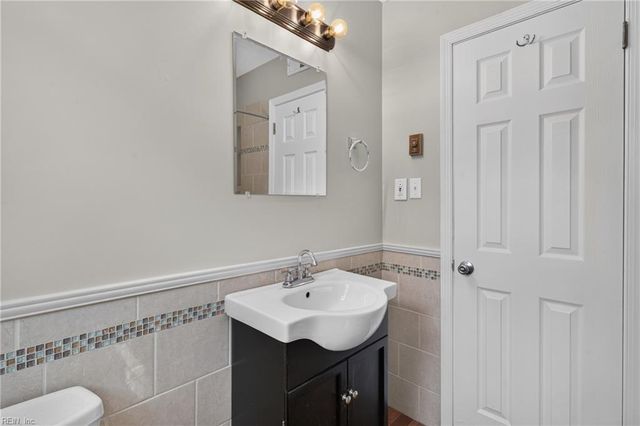 1032 Sunnyside DR, Virginia Beach, VA 23464