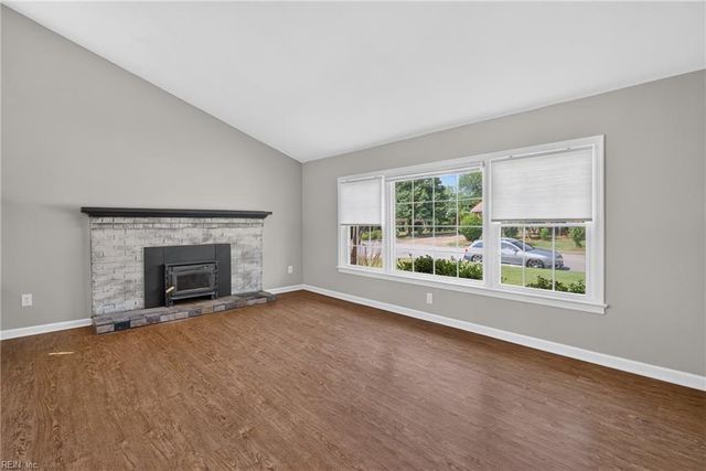1032 Sunnyside DR, Virginia Beach, VA 23464
