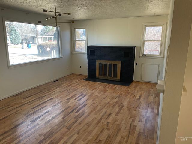 3311 W Cherry, Boise, ID 83705