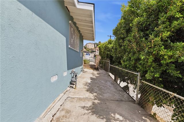 1117 N Herbert Avenue, East Los Angeles, CA 90063