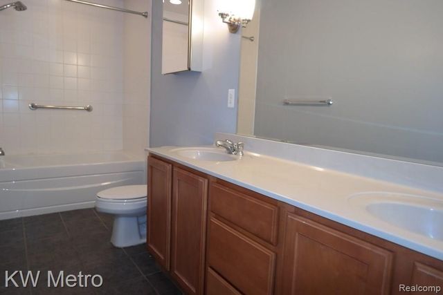 350 N Main Street 502, Royal Oak, MI 48067