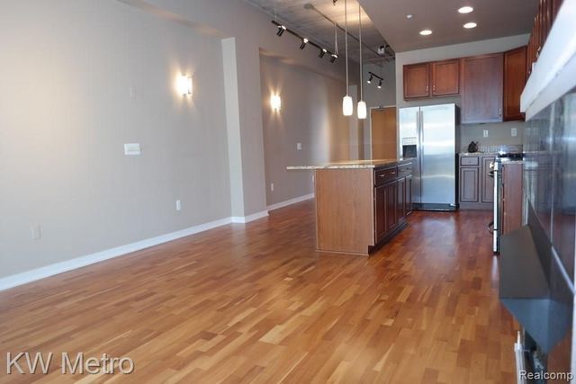 350 N Main Street 502, Royal Oak, MI 48067