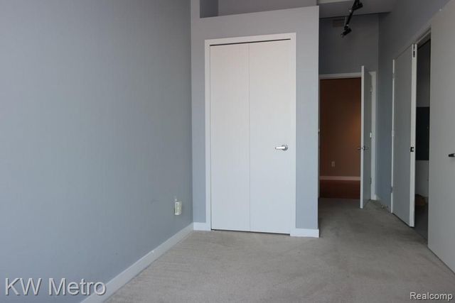 350 N Main Street 502, Royal Oak, MI 48067