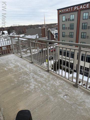 350 N Main Street 502, Royal Oak, MI 48067