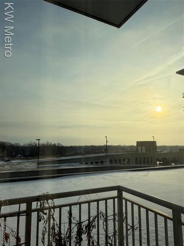 350 N Main Street 502, Royal Oak, MI 48067