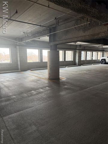 350 N Main Street 502, Royal Oak, MI 48067