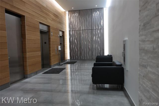 350 N Main Street 502, Royal Oak, MI 48067