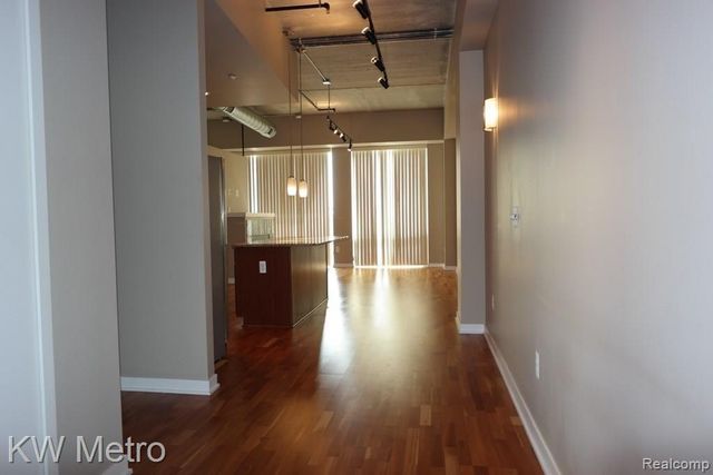 350 N Main Street 502, Royal Oak, MI 48067