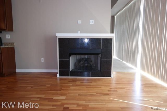 350 N Main Street 502, Royal Oak, MI 48067
