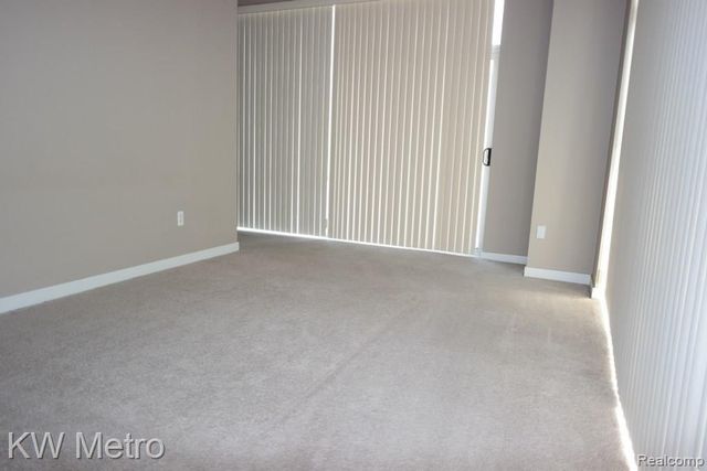 350 N Main Street 502, Royal Oak, MI 48067