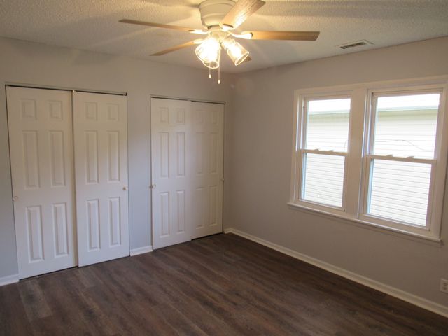 1503 Cherokee Drive, Round Lake Beach, IL 60073
