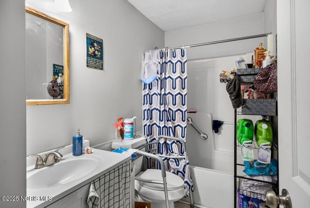 3175 Glenwood Avenue, Toledo, OH 43610