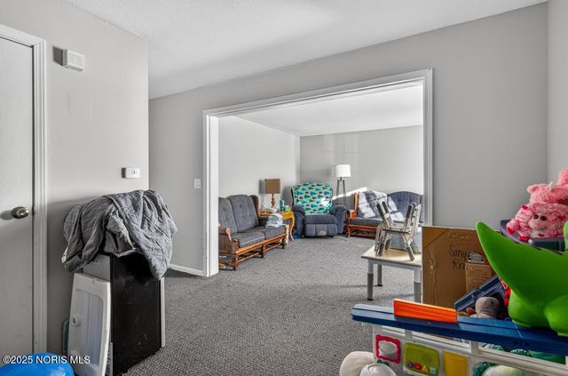 3175 Glenwood Avenue, Toledo, OH 43610