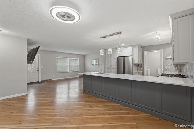 11798 Willoway Court, South Lyon, MI 48178