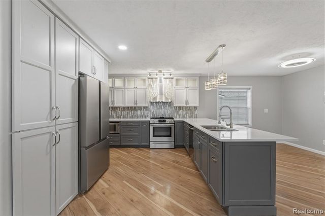 11798 Willoway Court, South Lyon, MI 48178