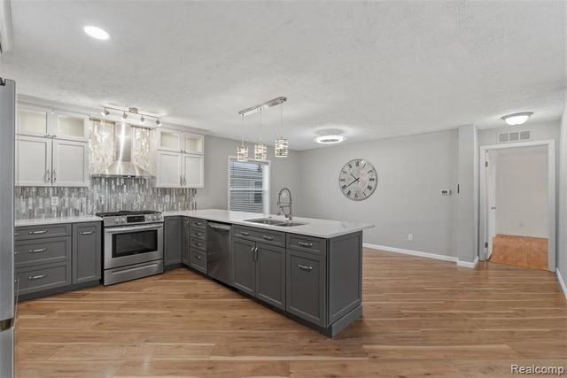 11798 Willoway Court, South Lyon, MI 48178