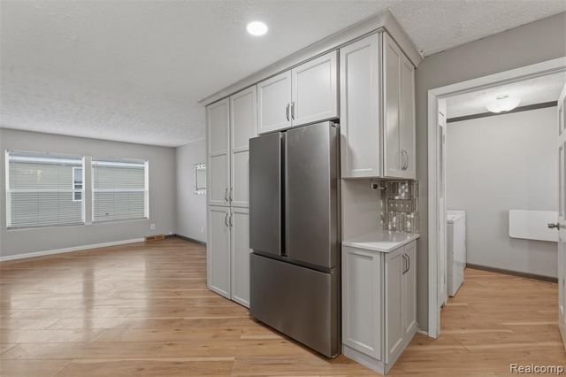 11798 Willoway Court, South Lyon, MI 48178