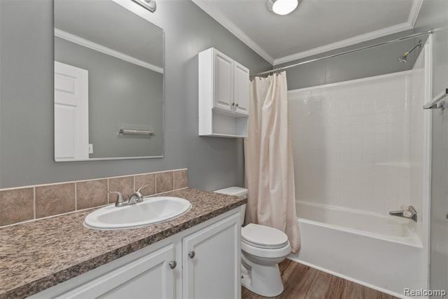 11798 Willoway Court, South Lyon, MI 48178