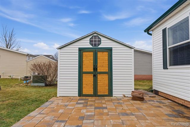 11798 Willoway Court, South Lyon, MI 48178