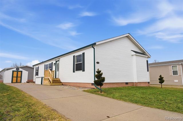 11798 Willoway Court, South Lyon, MI 48178