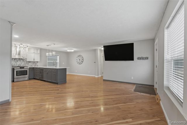 11798 Willoway Court, South Lyon, MI 48178