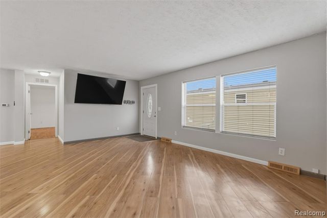 11798 Willoway Court, South Lyon, MI 48178