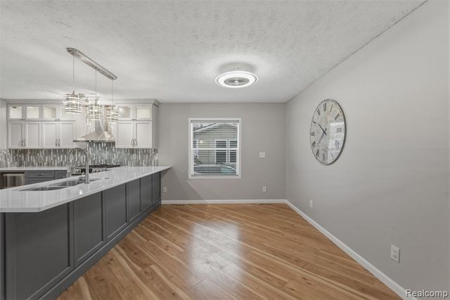 11798 Willoway Court, South Lyon, MI 48178