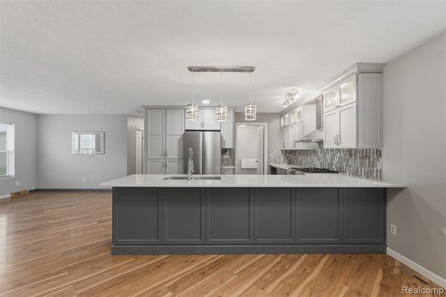 11798 Willoway Court, South Lyon, MI 48178