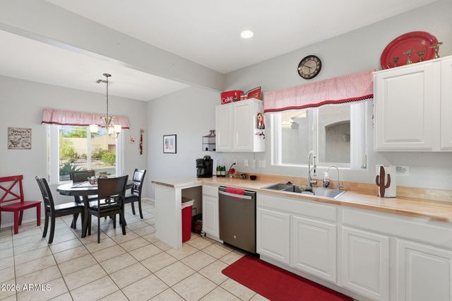 10691 E SURVEYOR Court, Gold Canyon, AZ 85118