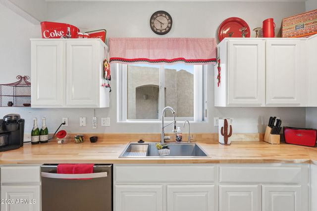 10691 E SURVEYOR Court, Gold Canyon, AZ 85118