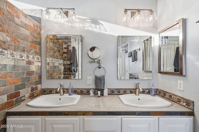 10691 E SURVEYOR Court, Gold Canyon, AZ 85118