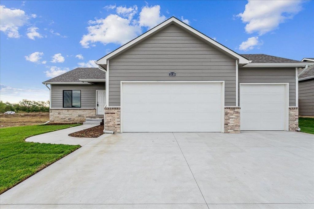 2135 E Cedar Tree Cir., Park City, KS 67219
