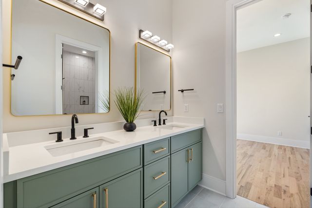 421 Monticello St, Nashville, TN 37207