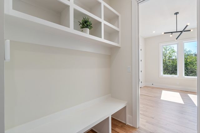 421 Monticello St, Nashville, TN 37207