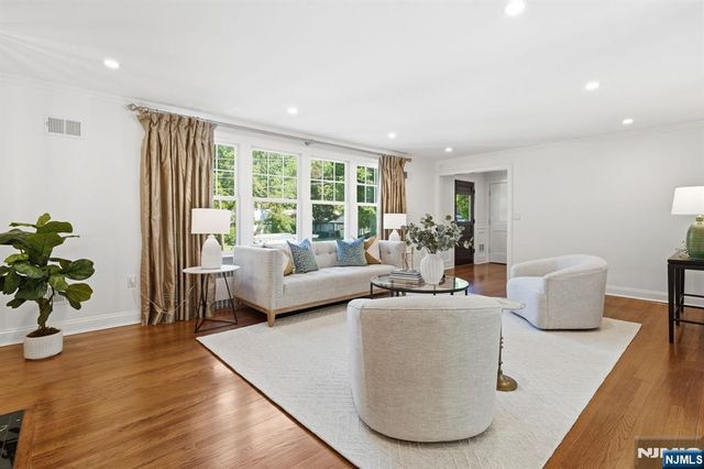 62 Jacobus Avenue, Little Falls, NJ 07424