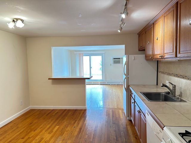 12 Portland St 7, Lynn, MA 01902