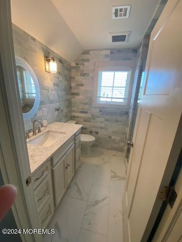 305 Newark Avenue, Point Pleasant Beach, NJ 08742