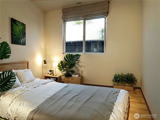 5451 32nd Avenue SW, Seattle, WA 98126