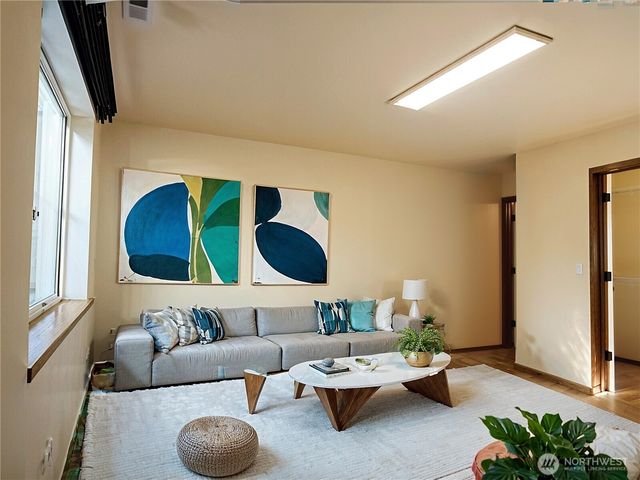 5451 32nd Avenue SW, Seattle, WA 98126