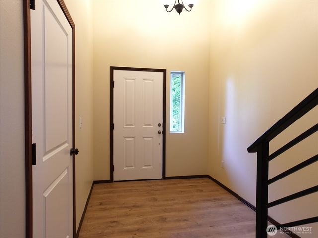 5451 32nd Avenue SW, Seattle, WA 98126