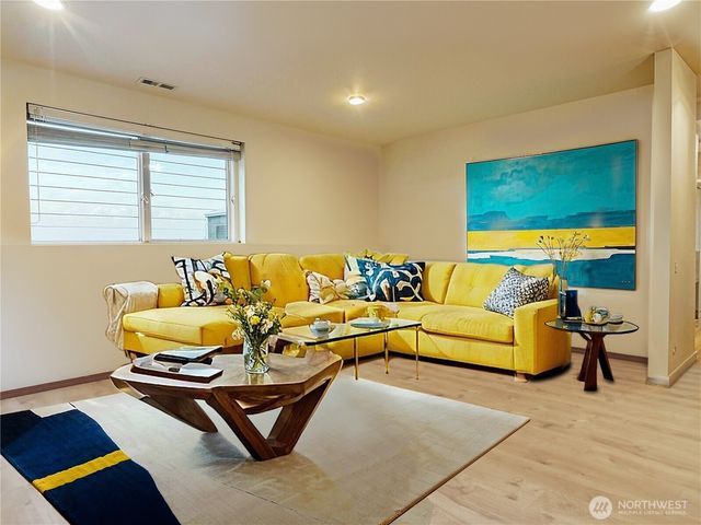 5451 32nd Avenue SW, Seattle, WA 98126