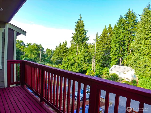 5451 32nd Avenue SW, Seattle, WA 98126