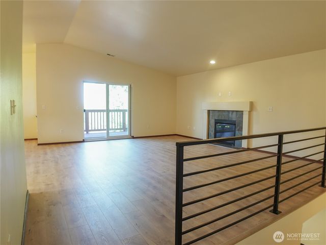 5451 32nd Avenue SW, Seattle, WA 98126