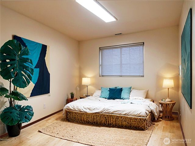 5451 32nd Avenue SW, Seattle, WA 98126