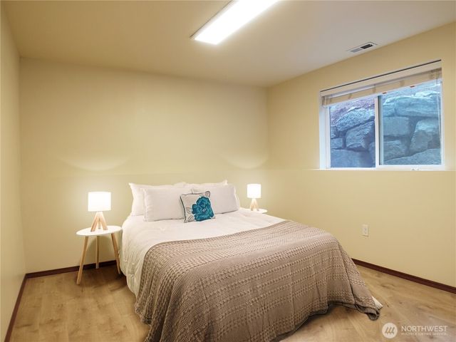 5451 32nd Avenue SW, Seattle, WA 98126