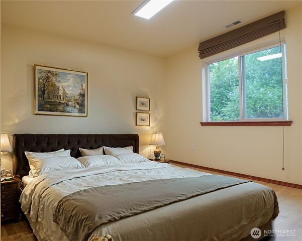 5451 32nd Avenue SW, Seattle, WA 98126